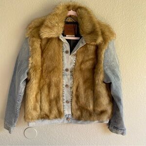 Levi's Premium OVERSIZED FUR TRUCKER JACKET